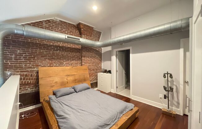 2 beds, 2 baths, $2,095, Unit Apt 40