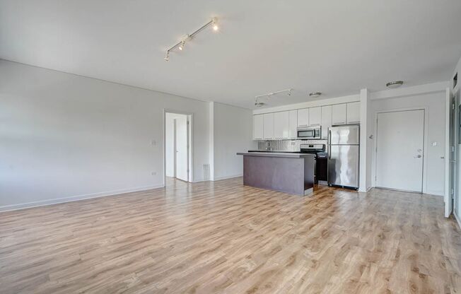 2 beds, 2 baths, $2,125, Unit 3A