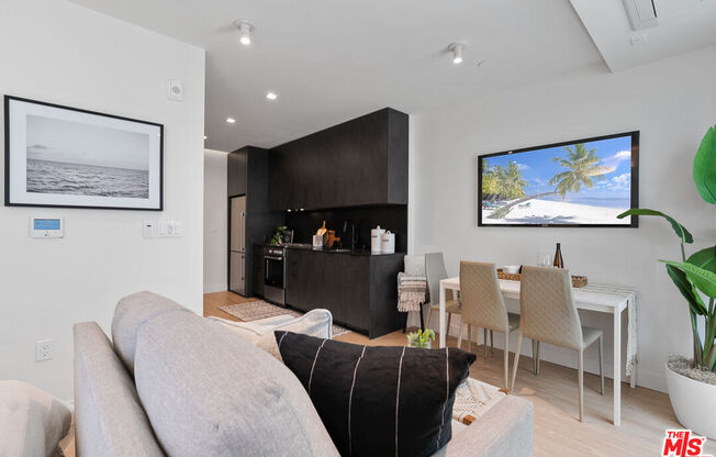 Studio, 1 bath, 375 sqft, $2,795, Unit 611