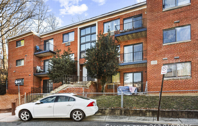 4030 LIVINGSTON RD SE