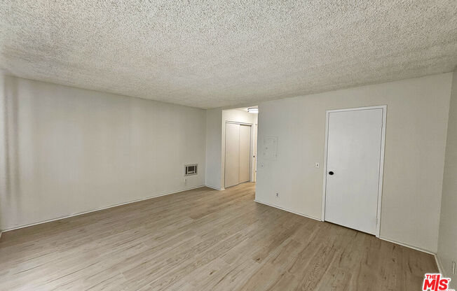 1 bed, 1 bath, 744 sqft, $1,840, Unit 249