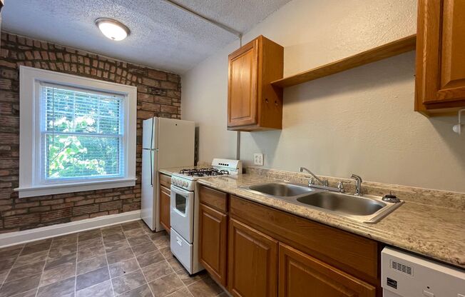 1 bed, 1 bath, 600 sqft, $1,050, Unit 1303-2