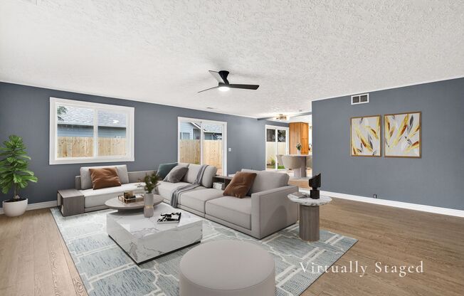 Georgeous Ranch Style Home in the Heart of Vancouver Near Royal Oaks Golf Course!