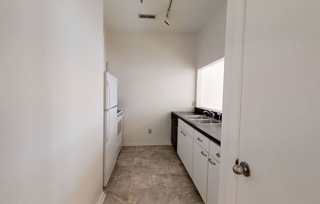 1 bed, 1 bath, 695 sqft, $1,575, Unit Apartment 3