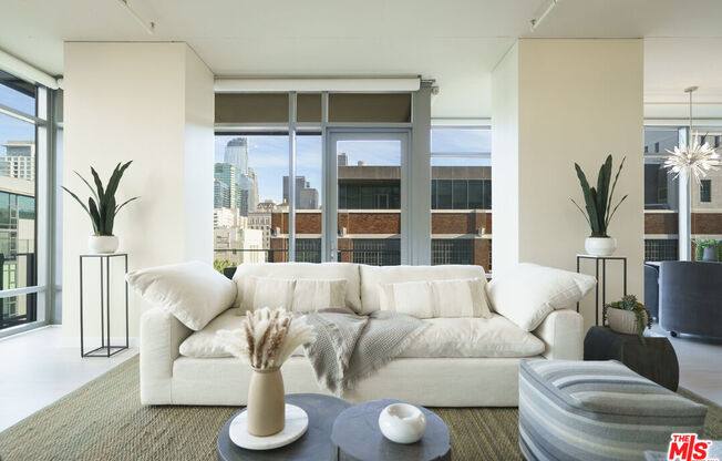 2 beds, 2.5 baths, 1,650 sqft, $4,995, Unit 716