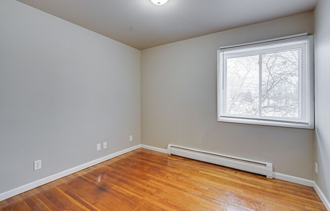 2 beds, 1 bath, 725 sqft, $1,099, Unit 1645-11