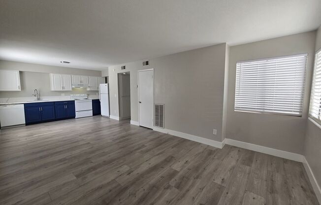 2 beds, 2 baths, 875 sqft, $1,395, Unit 13