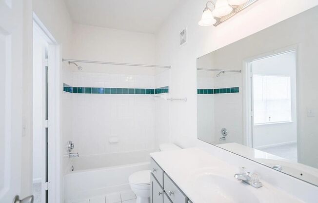 2 beds, 2 baths, 1,123 sqft, $1,420, Unit 4450-2D