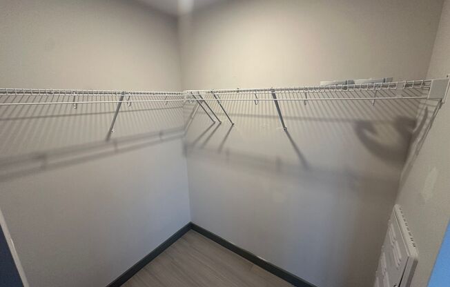 1 bed, 1 bath, 640 sqft, $1,595, Unit 605