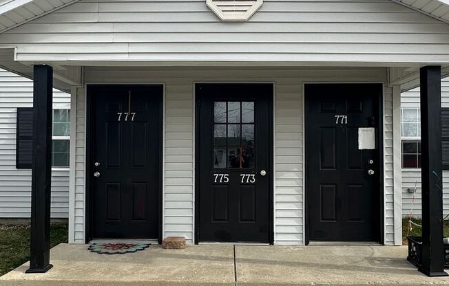 2 beds, 1 bath, 800 sqft, $925, Unit 773