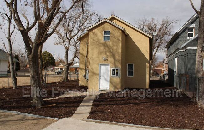 810 E 5 ST