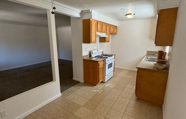 2 beds, 1 bath, 960 sqft, $2,795, Unit Unit D