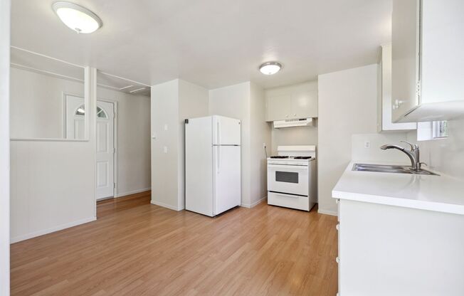 2 beds, 1 bath, $1,775