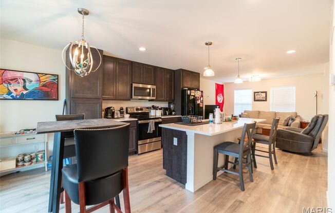 2 beds, 2 baths, 1,154 sqft, $2,500, Unit Daggett Avenue- 5004
