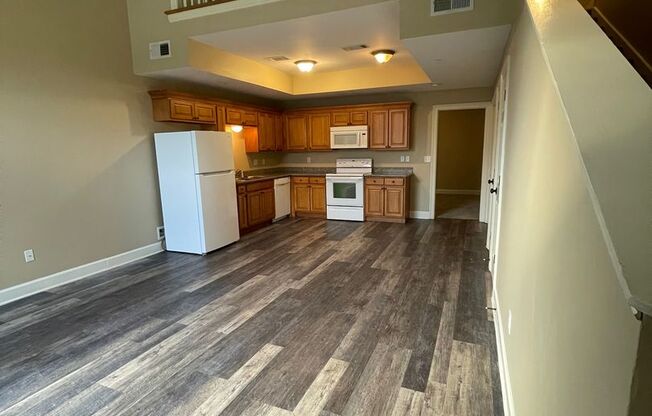 3 beds, 2 baths, 1,450 sqft, $1,450, Unit G-101