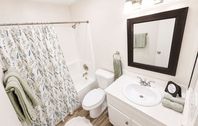 2 beds, 1 bath, 825 sqft, $1,995, Unit 08