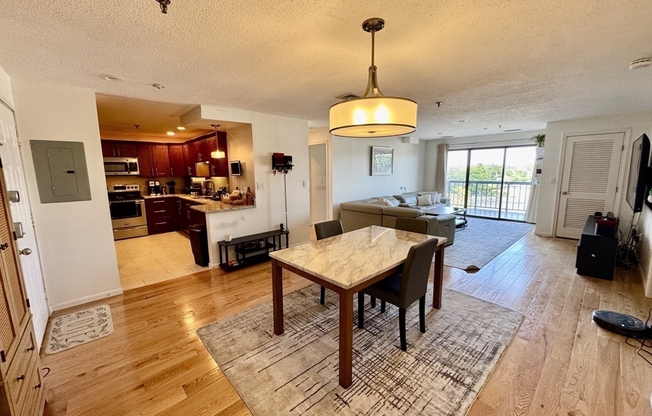 2 beds, 2 baths, 1,206 sqft, $3,000, Unit 402