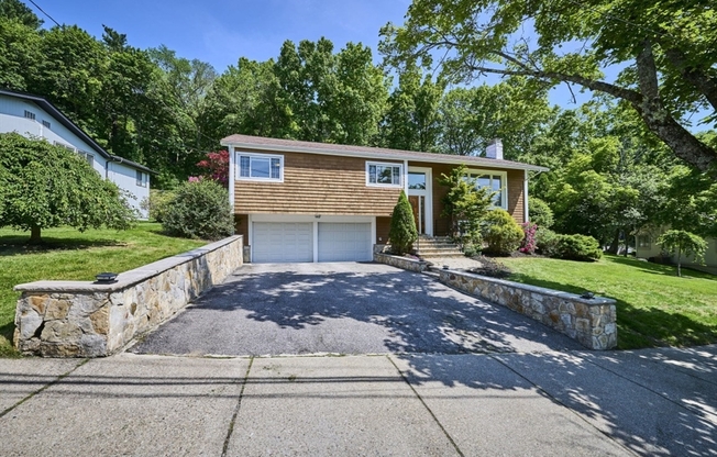 267 COUNTRY CLUB RD