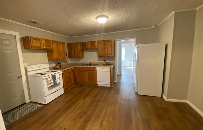 2 beds, 1 bath, $725