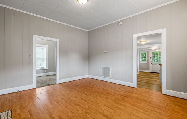 UNCG area with 3 bedrooms and 1 bath, Central AC!