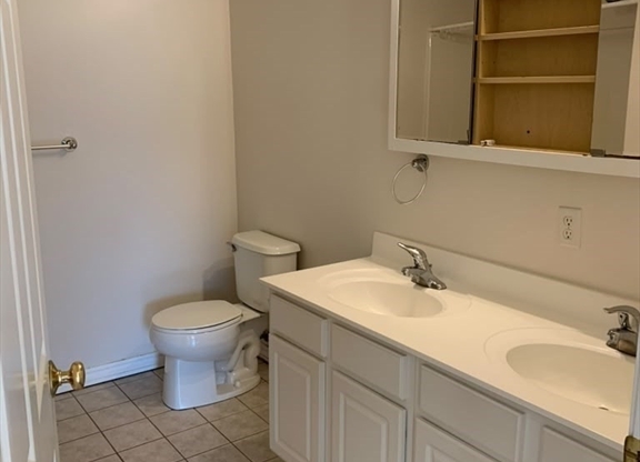 2 beds, 2 baths, 1,157 sqft, $3,150, Unit 201