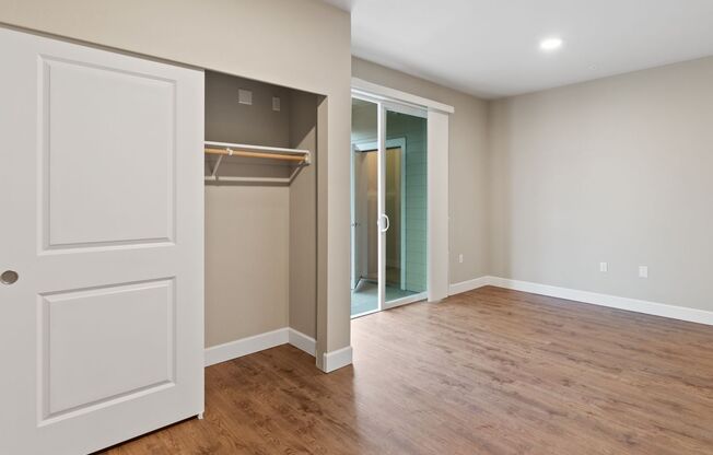 Studio, 1 bath, 466 sqft, $1,575, Unit C-401