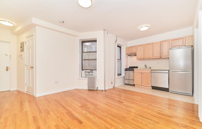 2 beds, 1 bath, $3,500, Unit 12