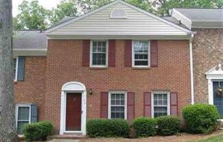 Spacious 3 Bedroom 2.5 Bath Townhome with Community Pool