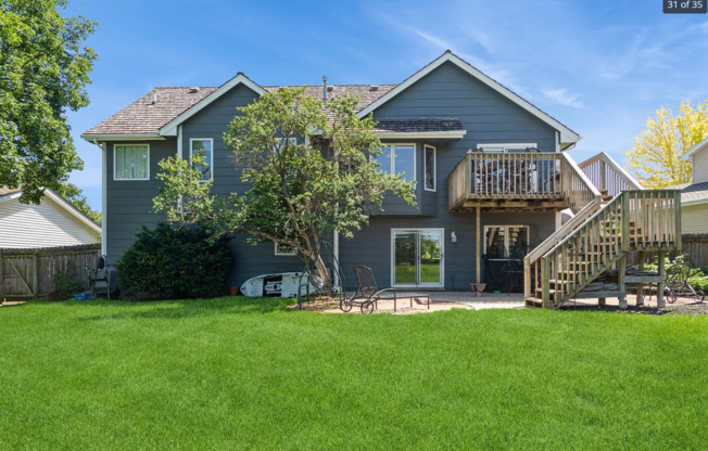 Desirable Clive Home with Easy Metro Access