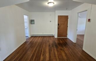 2 beds, 1 bath, 800 sqft, $995, Unit Unit 6