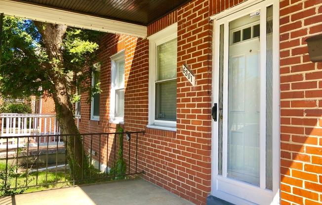 Well-maintained 3 Bedroom Duplex - East Rosemont/Waltherson