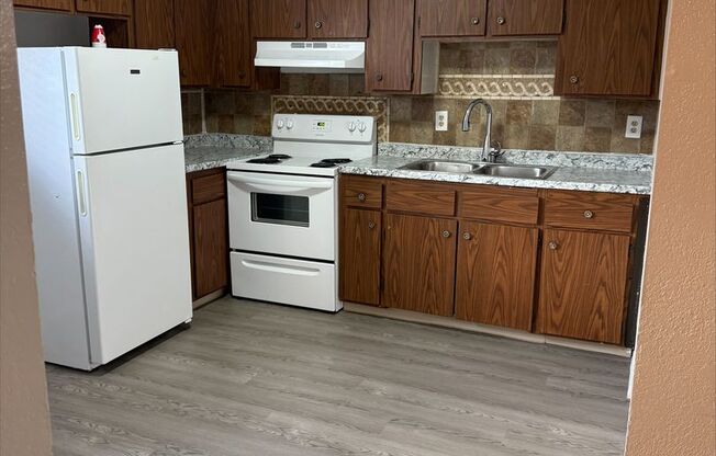 2 beds, 1 bath, 835 sqft, $1,195, Unit #1-B