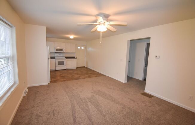 2 beds, 1 bath, 655 sqft, $985, Unit 1