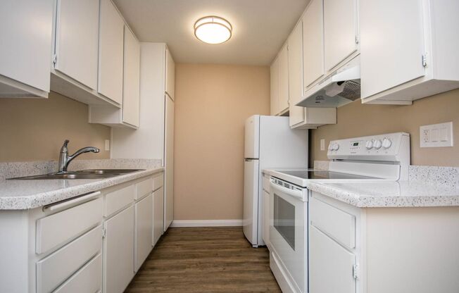 1 bed, 1 bath, 604 sqft, $2,300, Unit 16