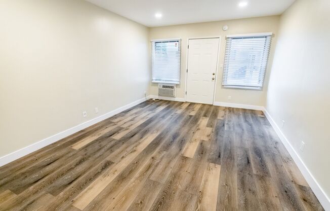 Studio, 1 bath, 595 sqft, $1,448, Unit 22