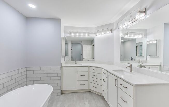 Spectacular 3 Bed + LOFT + 3.5 Bath- Custom Kitchen & Master Retreat w/ Beautiful Updates