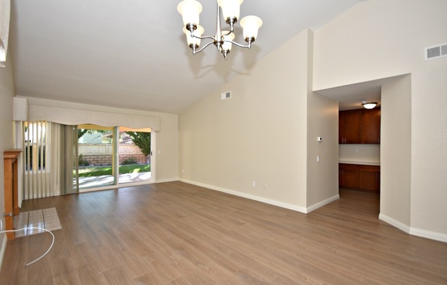 Updated 2Bed, 2Bath Home in Vista!