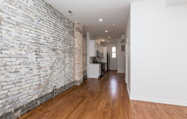 Gorgeous 2 Bed 2 Bath on Pilsen's 18th Street