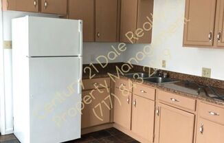 2 beds, 1 bath, $995, Unit Apt D