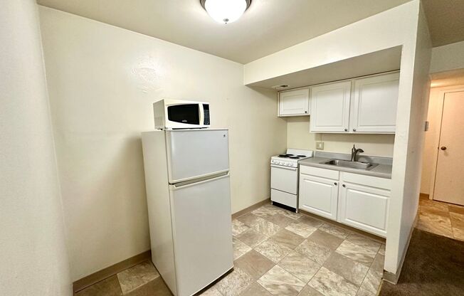 1 bed, 1 bath, $895, Unit 413