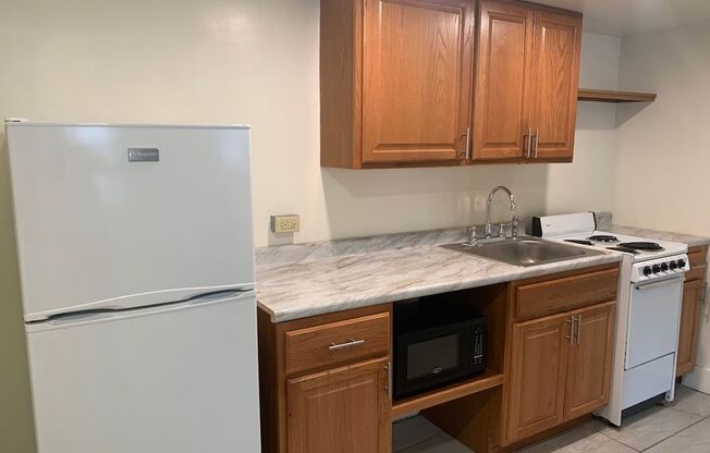 1 bed, 1 bath, $1,225, Unit 5800 Howe - 2