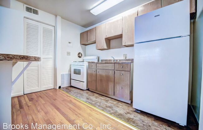 4221-4233 Hickory Ave