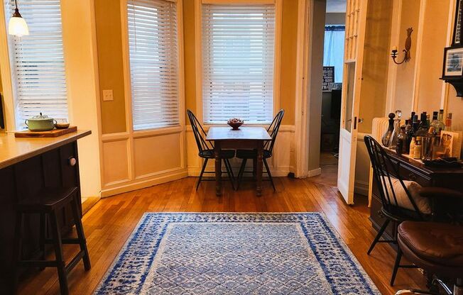 Spacious 1+ Bedroom Condo on Brookline Line with Parking Included for July 1