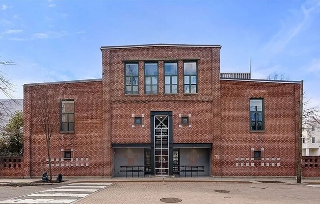 2 beds, 2 baths, 1,105 sqft, $3,900, Unit 112