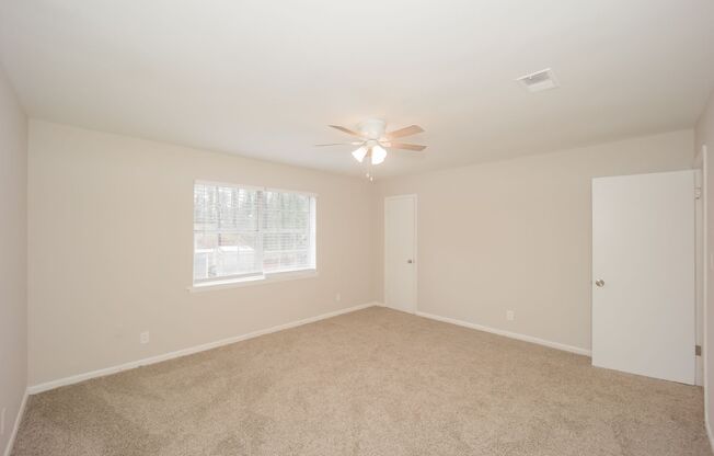 2 beds, 1.5 baths, 1,100 sqft, $1,299, Unit C11