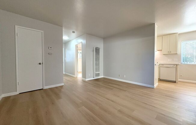 1 bed, 1 bath, $3,000, Unit Unit 103