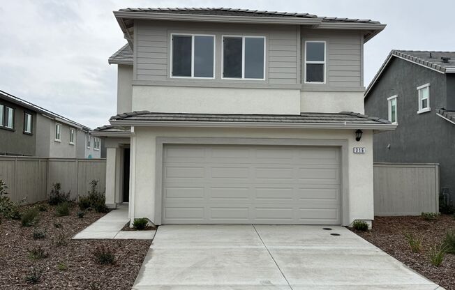 3 Bed 2.5 Ba 2 Car Garage in Roseville!