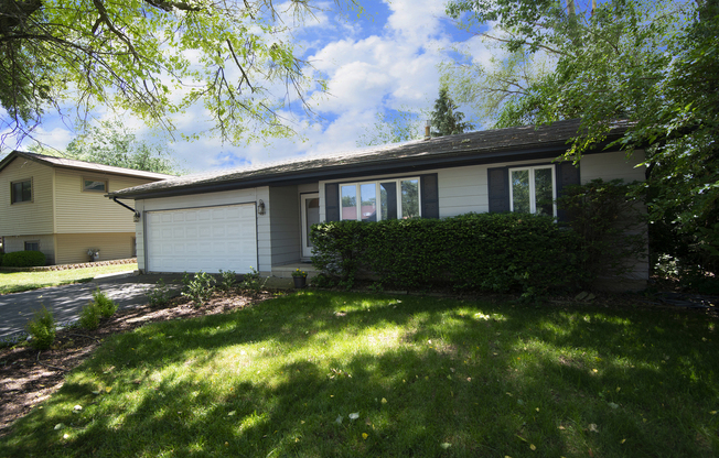 421 ROBINHOOD DR
