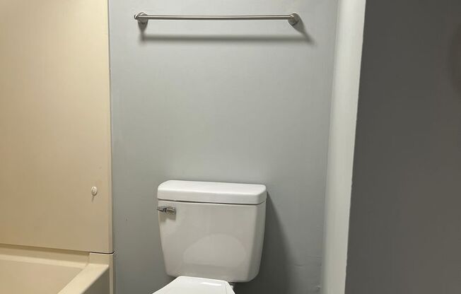 1 bed, 1 bath, 600 sqft, $825, Unit 315