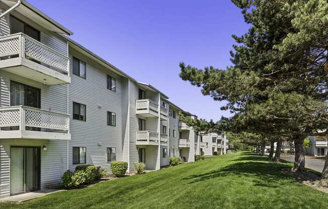 Lush Landscaping at Campo Basso Apartment Homes, WA 98087